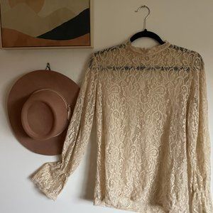 Pleione Stretch Lace Shirt With Long  Flared Ruffled Sleeves Size Small